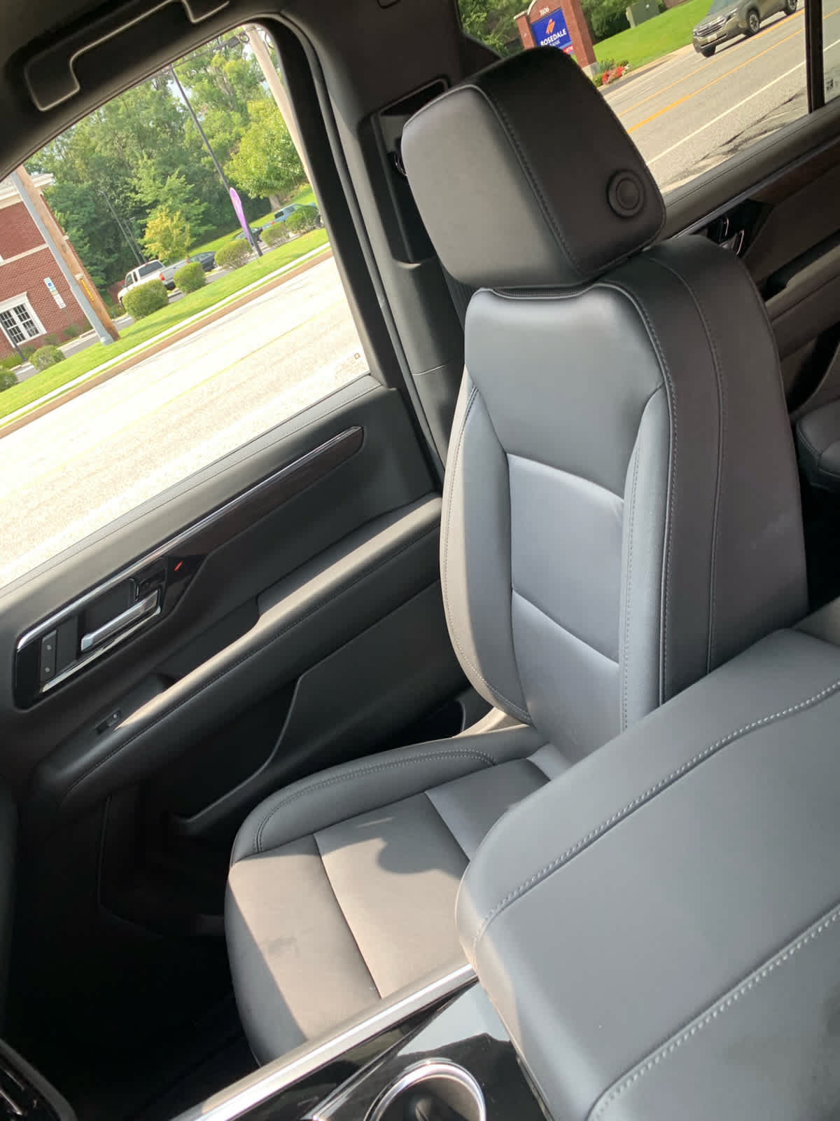 Used 2025 Chevrolet Tahoe Z71 AWD/4WD image 20