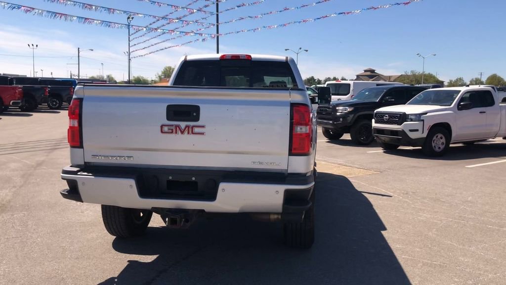 Used 2018 GMC Sierra 2500 Denali w/ Duramax Plus Package AWD/4WD image 7