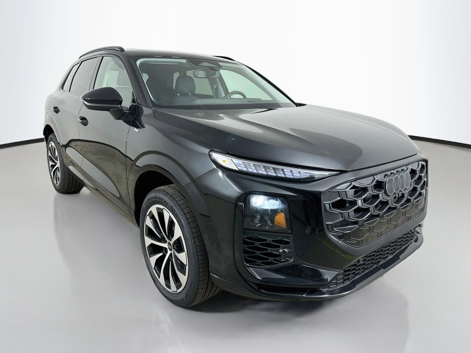 New 2026 Audi Q3 quattro 2.0T AWD/4WD image 3