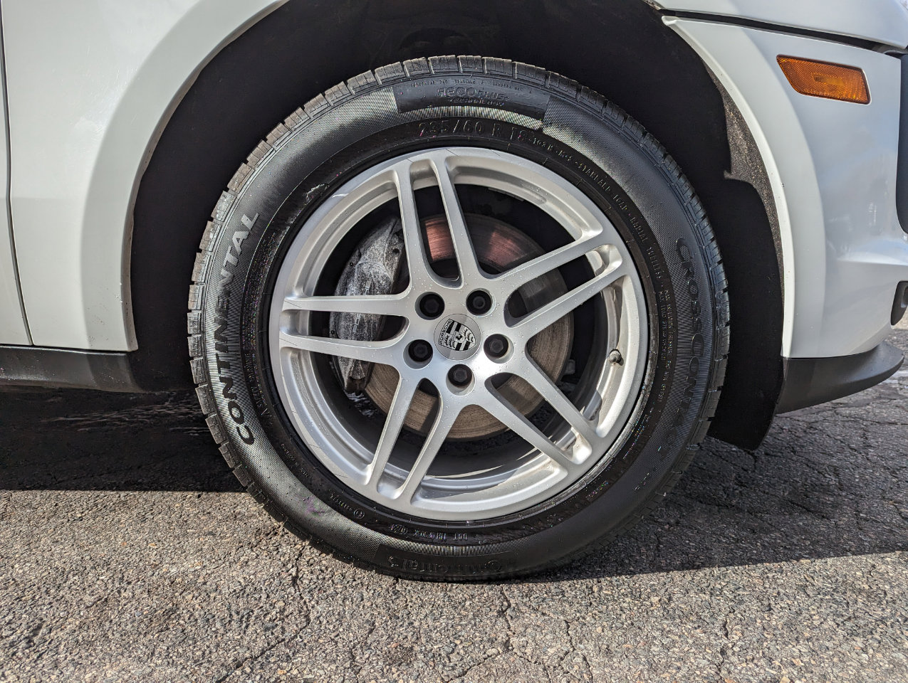 Used 2020 Porsche Macan AWD image 53