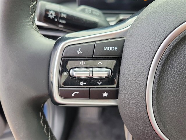 Used 2025 Kia Sorento S image 19