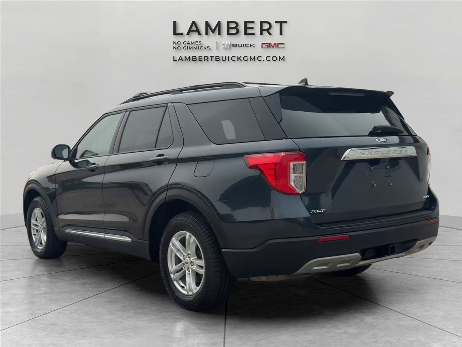 Used 2023 Ford Explorer XLT w/ Equipment Group 202A AWD/4WD image 3