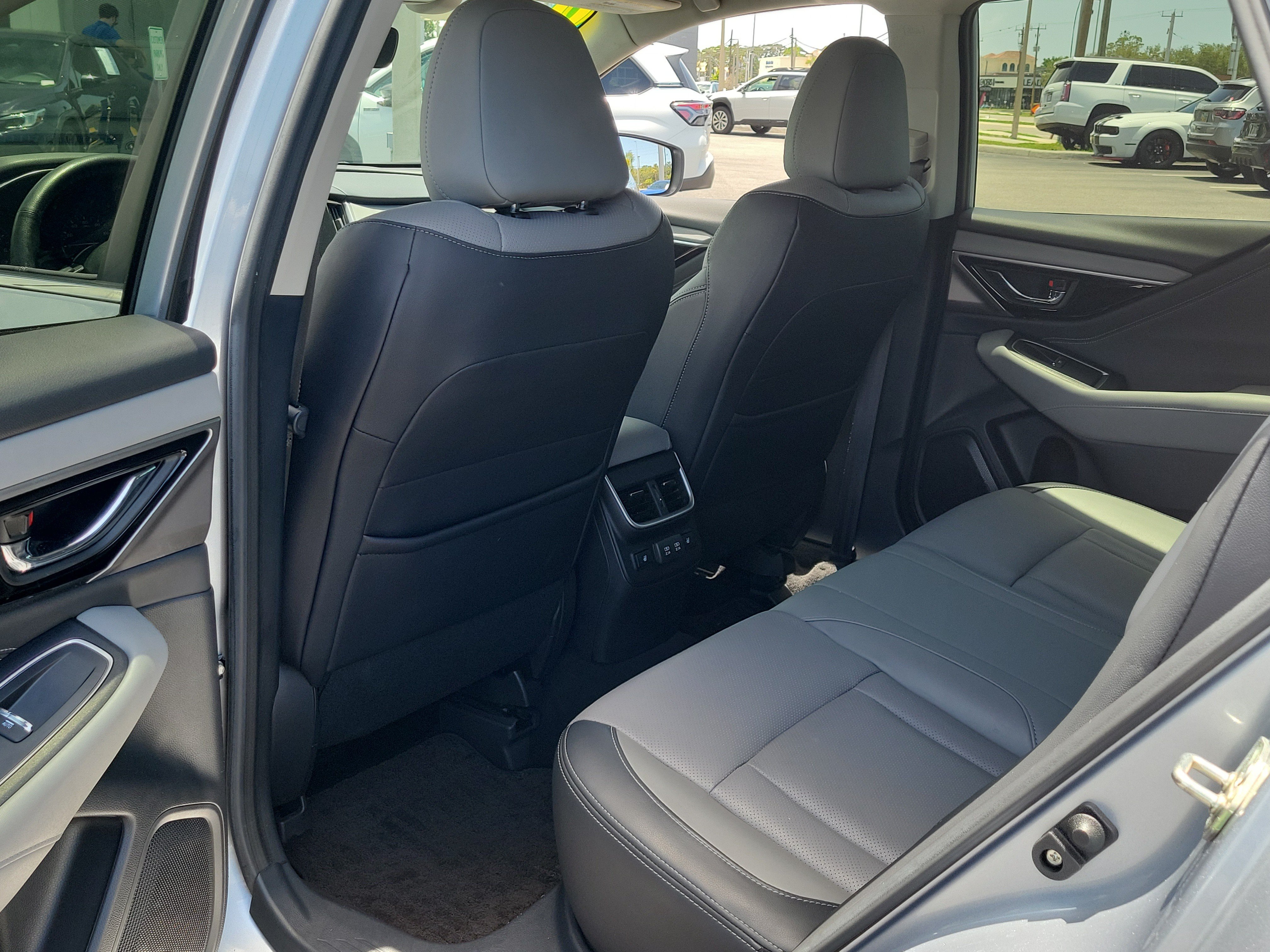 Used 2020 Subaru Outback Limited AWD/4WD image 14