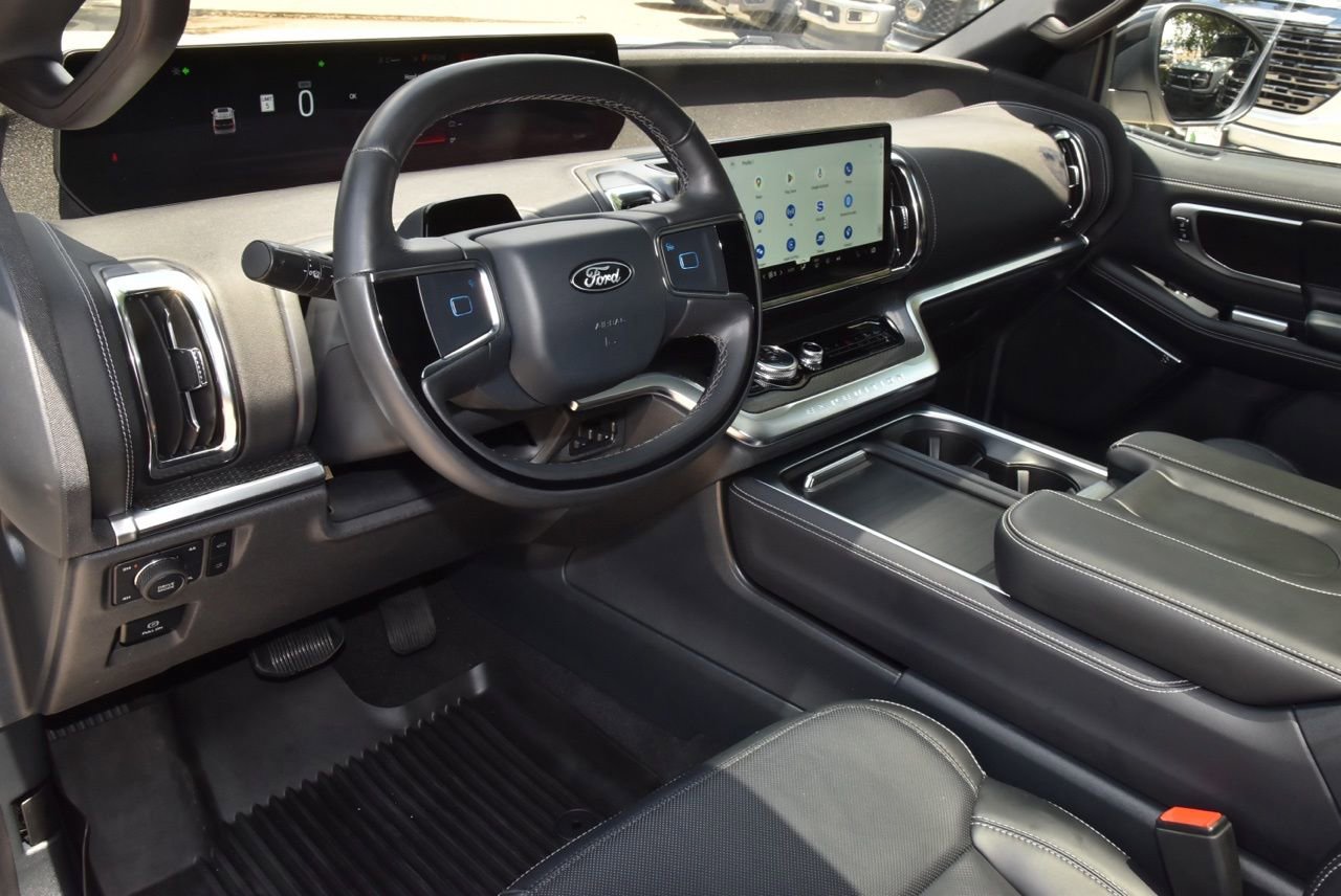 Certified 2025 Ford Expedition Platinum w/ Stealth Performance Package AWD/4WD image 35