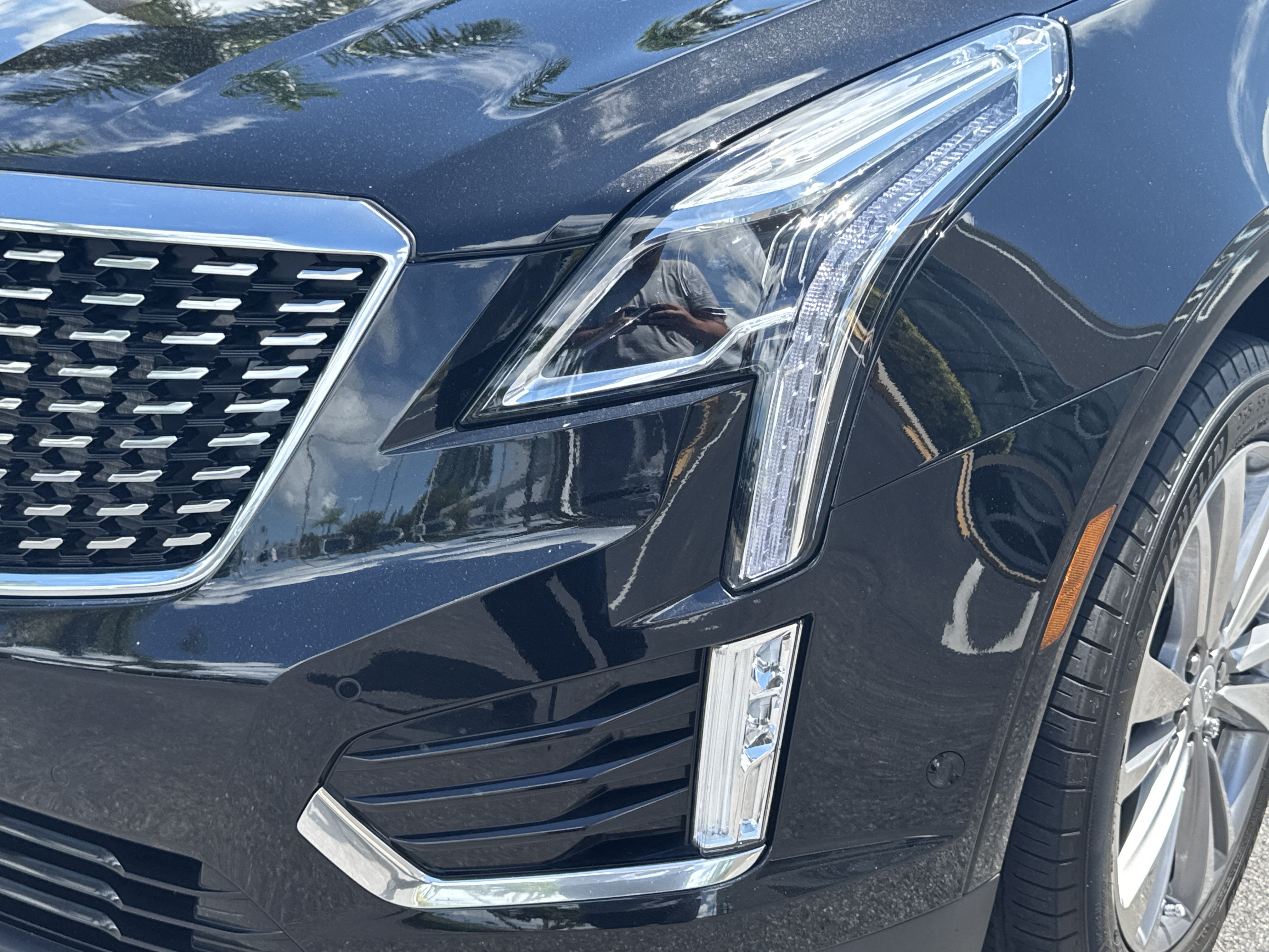 Certified 2024 Cadillac XT5 Premium Luxury w/ Technology Package FWD image 9