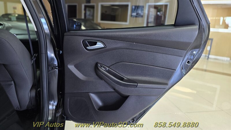 Used 2014 Ford Focus SE FWD image 14