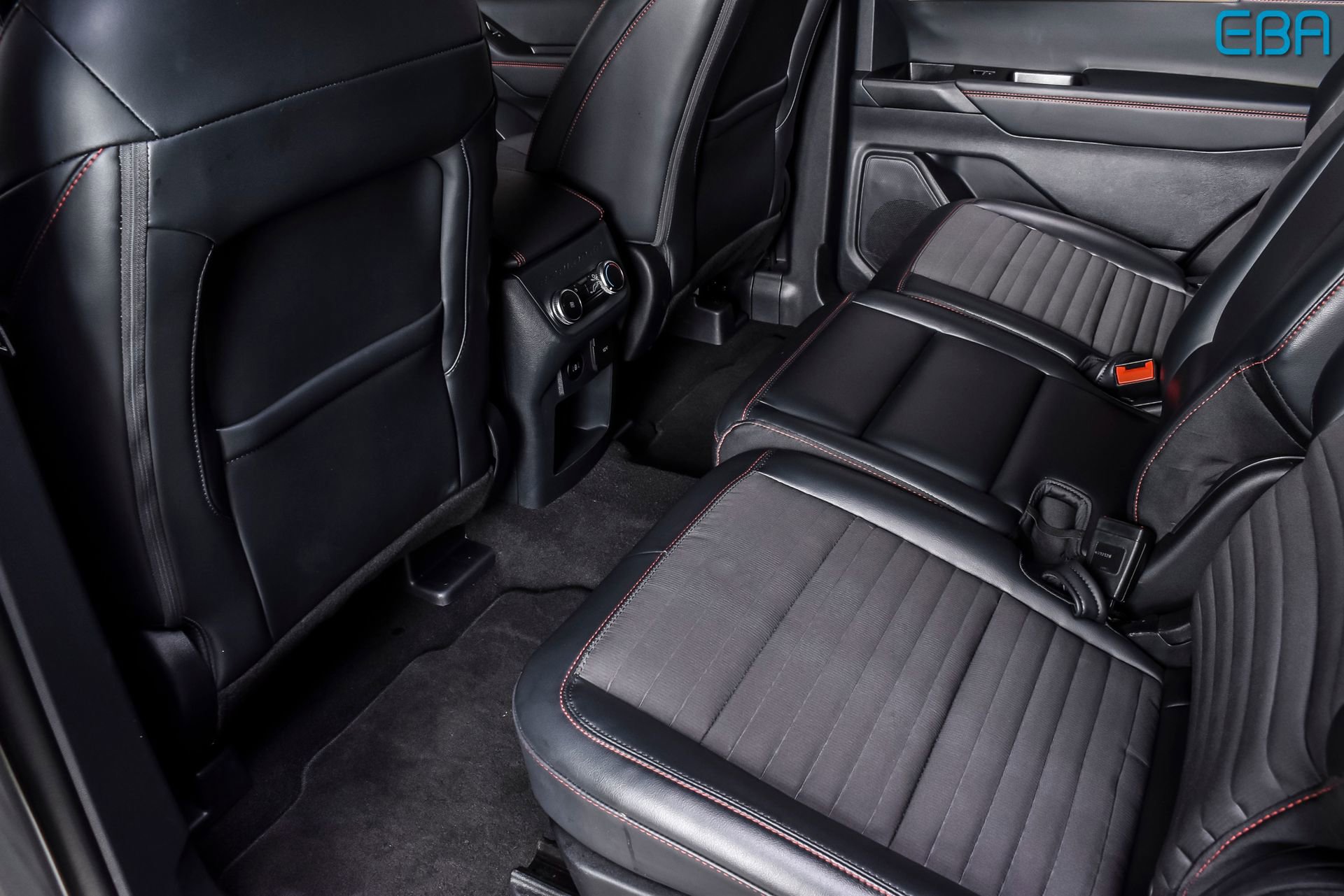 Used 2025 Ford Explorer ST-Line w/ ST-Line Street Pack image 20