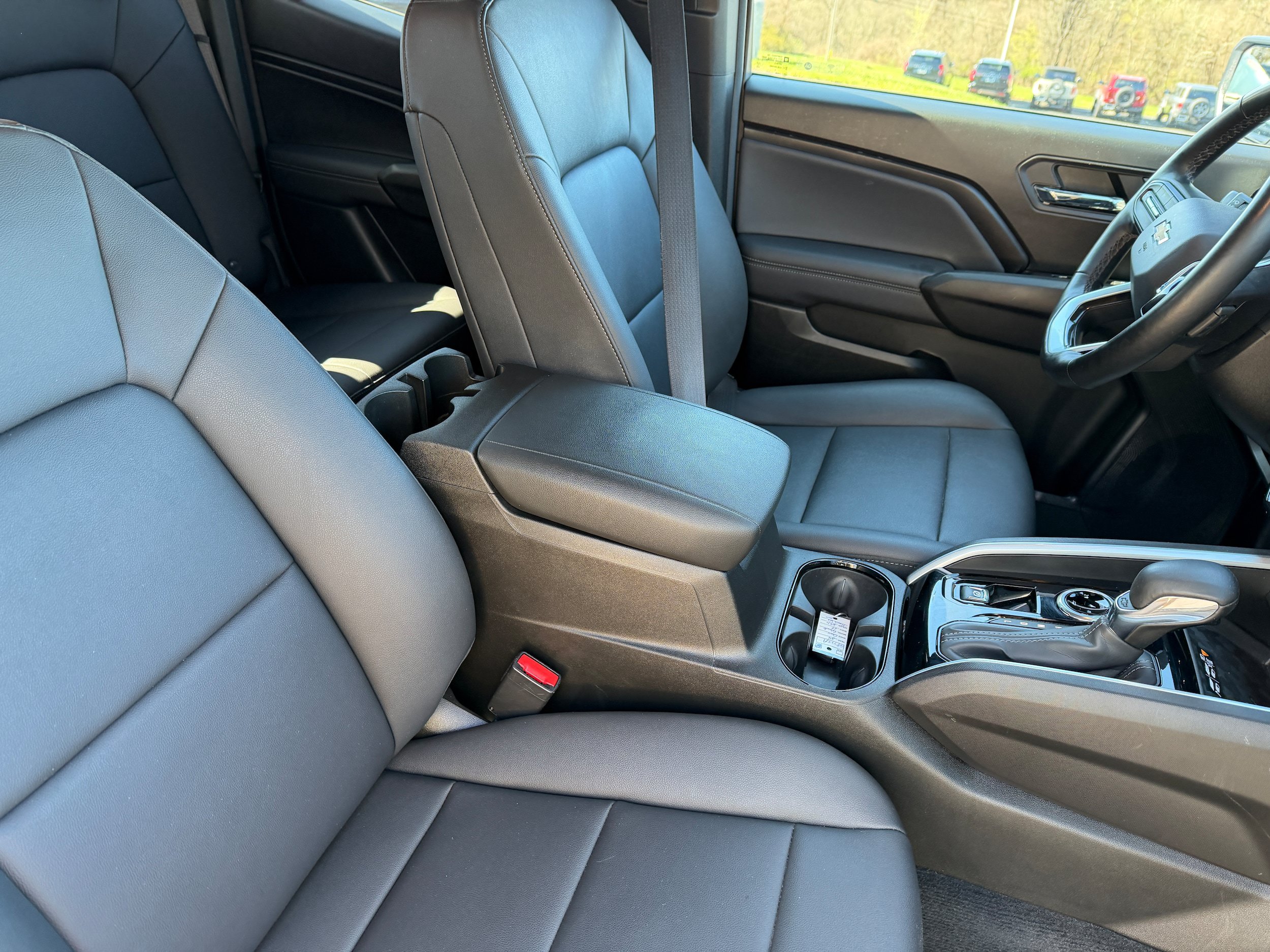 Used 2024 Chevrolet Colorado LT w/ LT Convenience Package III AWD/4WD image 19