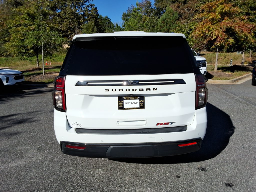 Certified 2022 Chevrolet Suburban RST w/ Luxury Package AWD/4WD image 6