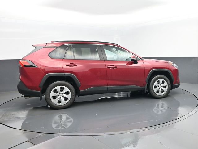 Used 2021 Toyota RAV4 LE AWD/4WD image 4