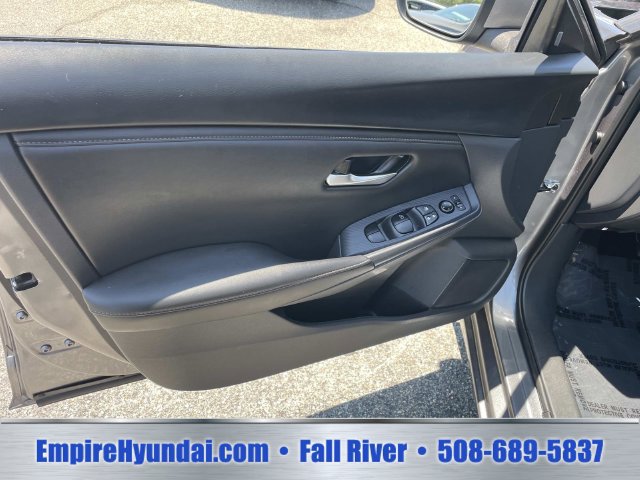 Used 2024 Nissan Sentra SV FWD image 17