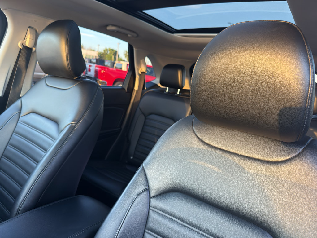 Used 2019 Ford Edge SEL w/ Equipment Group 201A AWD/4WD image 28