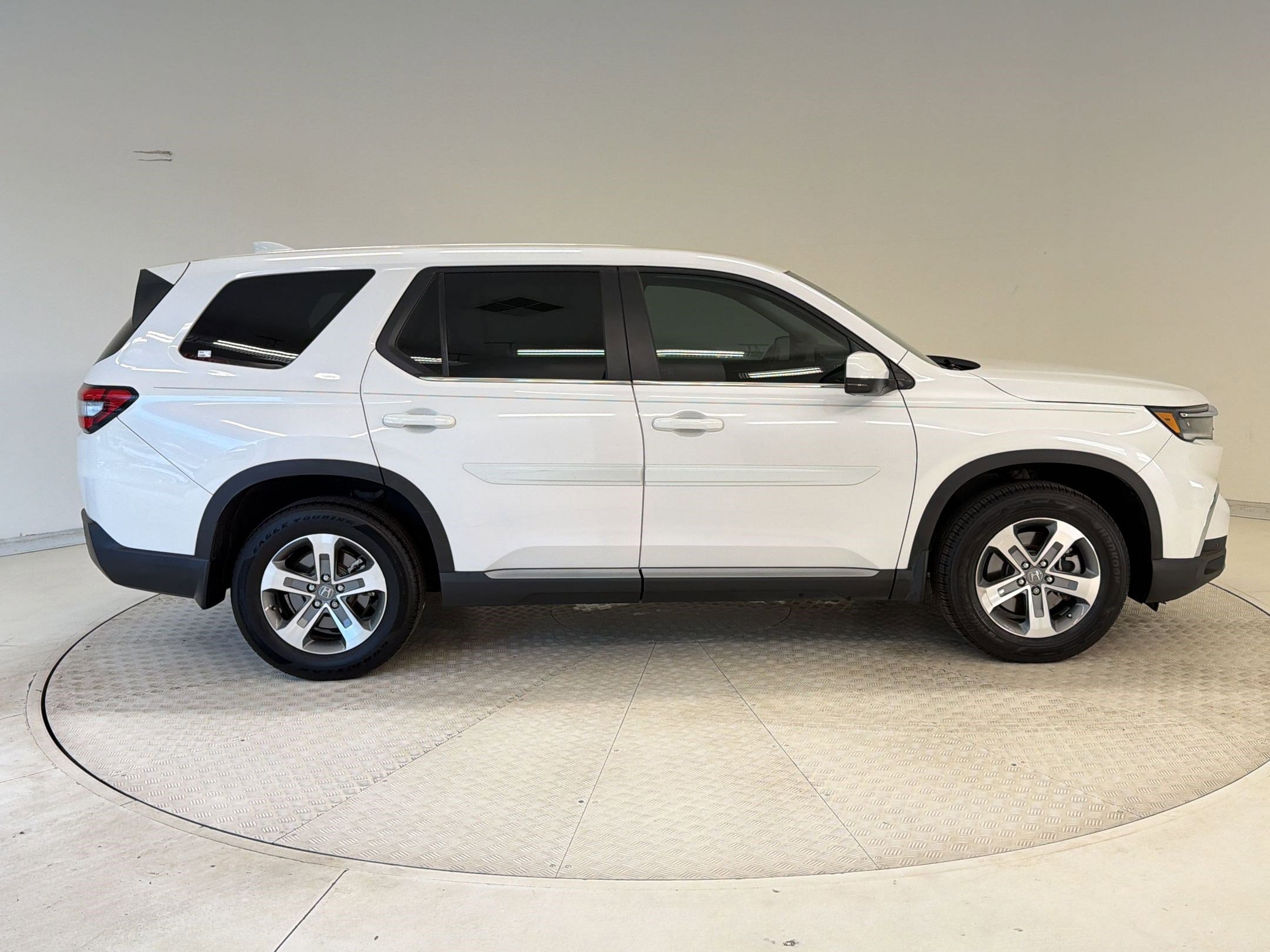 Used 2023 Honda Pilot EX-L image 8