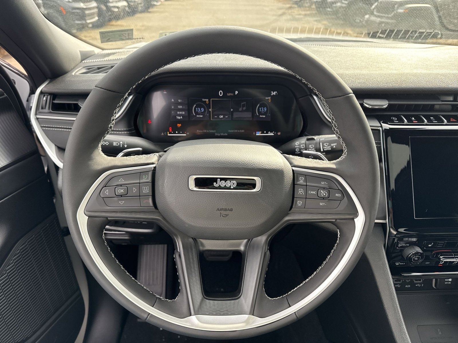 New 2025 Jeep Grand Cherokee Altitude image 16