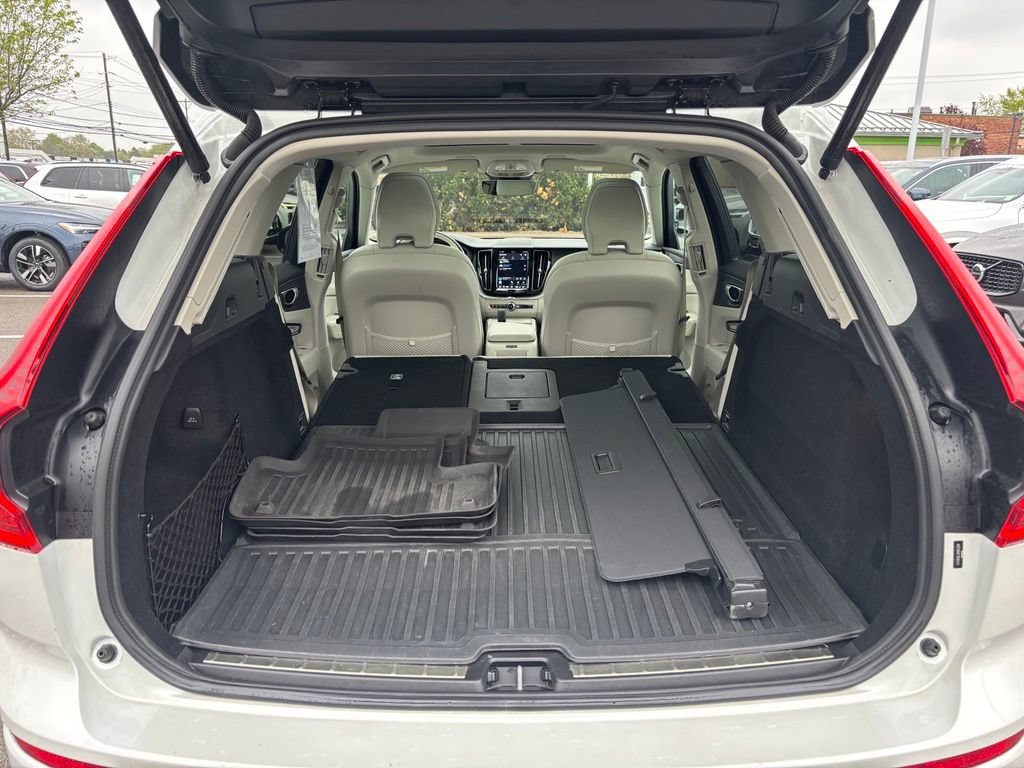 Used 2024 Volvo XC60 T8 Plus w/ Climate Package AWD/4WD image 27