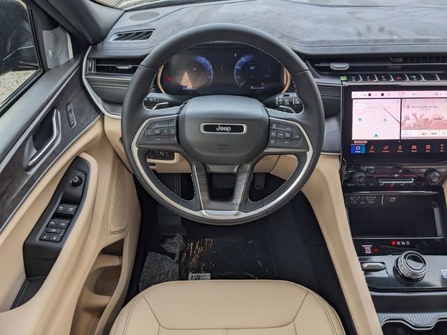 New 2025 Jeep Grand Cherokee Limited image 13