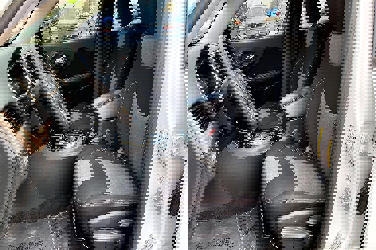 Used 2016 Jeep Cherokee Sport image 7