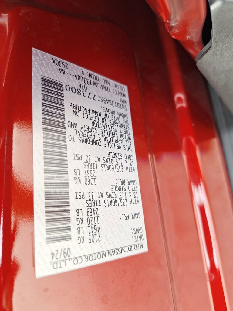 Used 2025 Nissan Rogue SV image 31