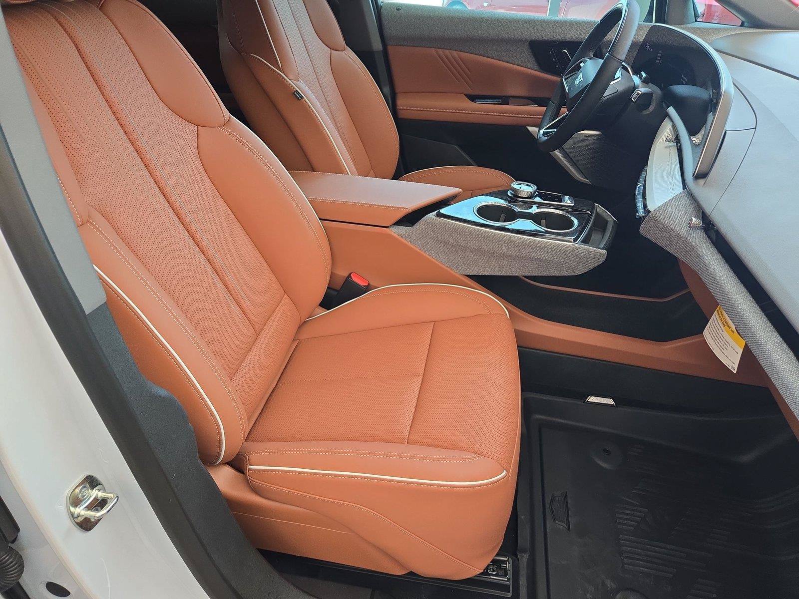 New 2026 Cadillac Optiq Sport 2 w/ LPO, Floor Liner Package AWD/4WD image 27