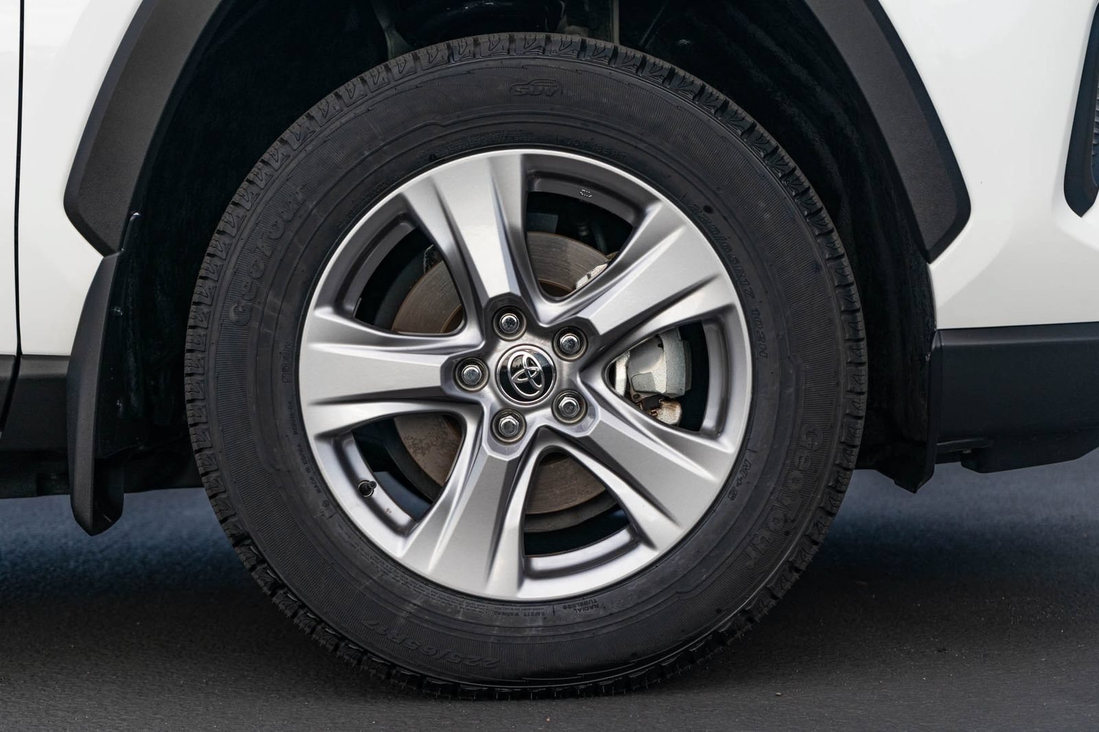 Certified 2025 Toyota RAV4 LE AWD/4WD image 12
