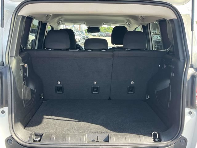 Used 2023 Jeep Renegade Trailhawk AWD/4WD image 19
