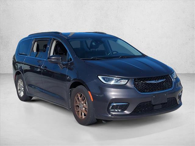 Used 2022 Chrysler Pacifica Touring-L image 3
