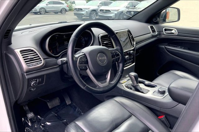 Used 2020 Jeep Grand Cherokee Limited AWD/4WD image 13