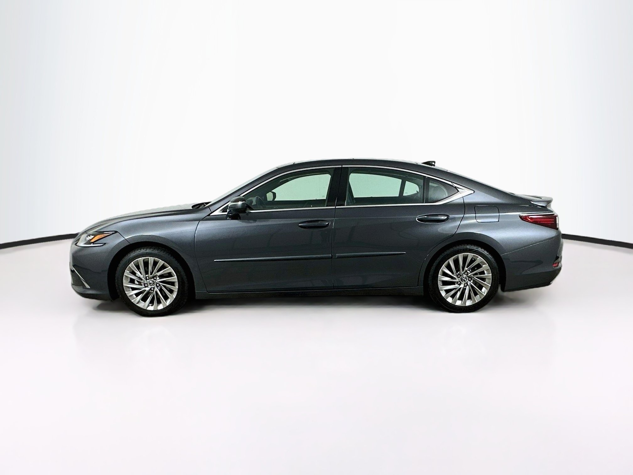Used 2022 Lexus ES 350 Ultra Luxury w/ Accessory Package 2 FWD image 4