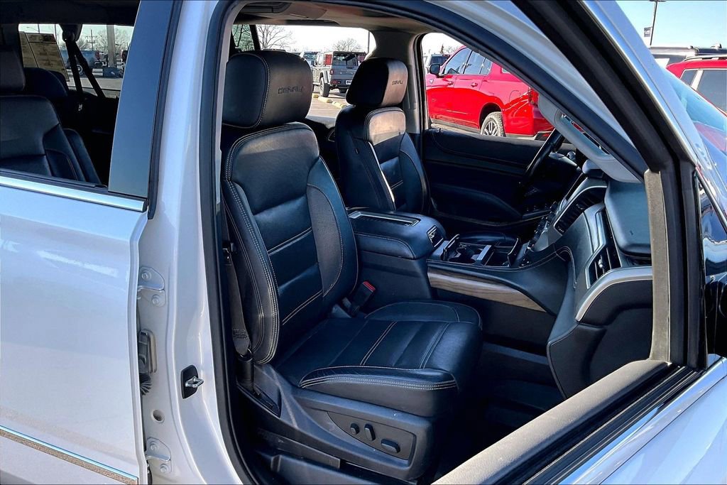 Used 2020 GMC Yukon XL Denali w/ Denali Ultimate Package image 29