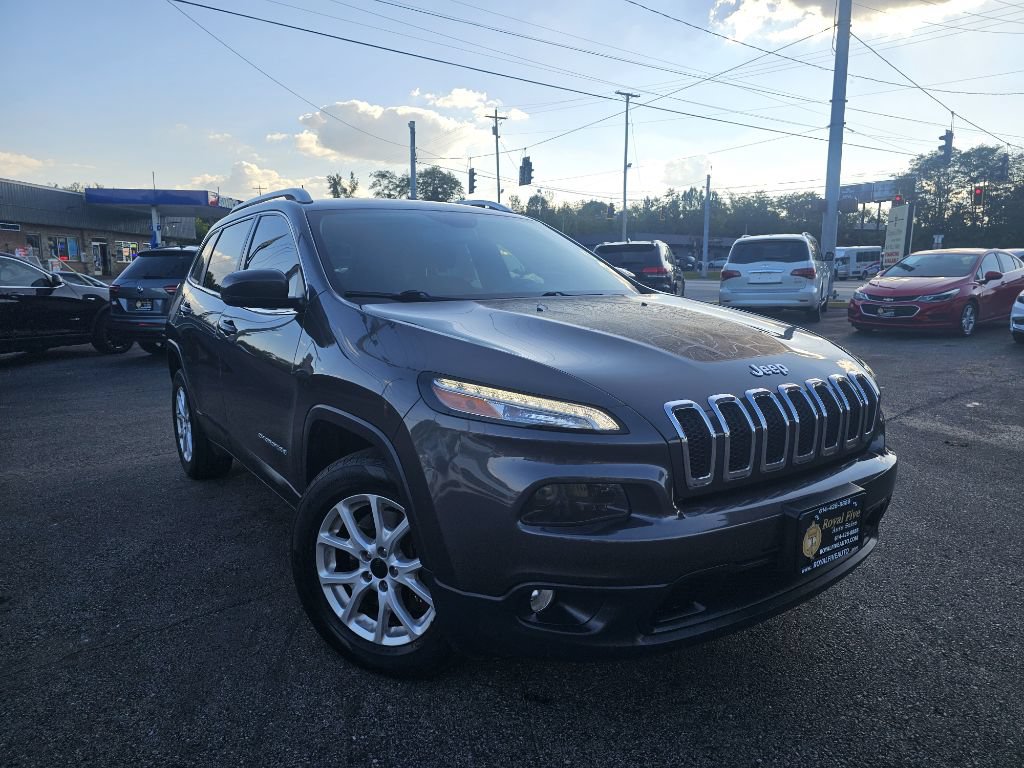 Used 2016 Jeep Cherokee Latitude w/ Safety/Convenience Group AWD/4WD image 4