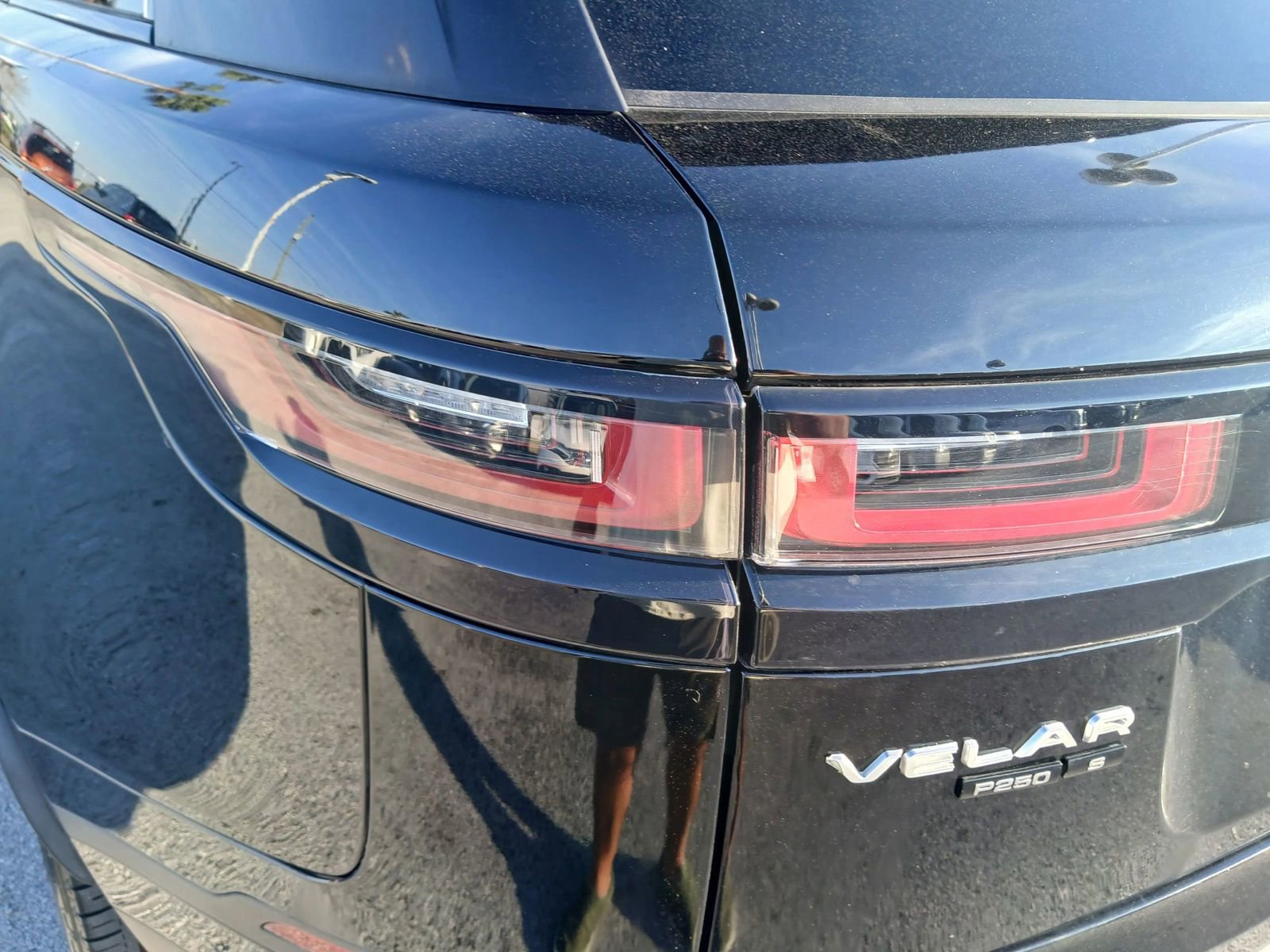 Used 2018 Land Rover Range Rover Velar S image 12