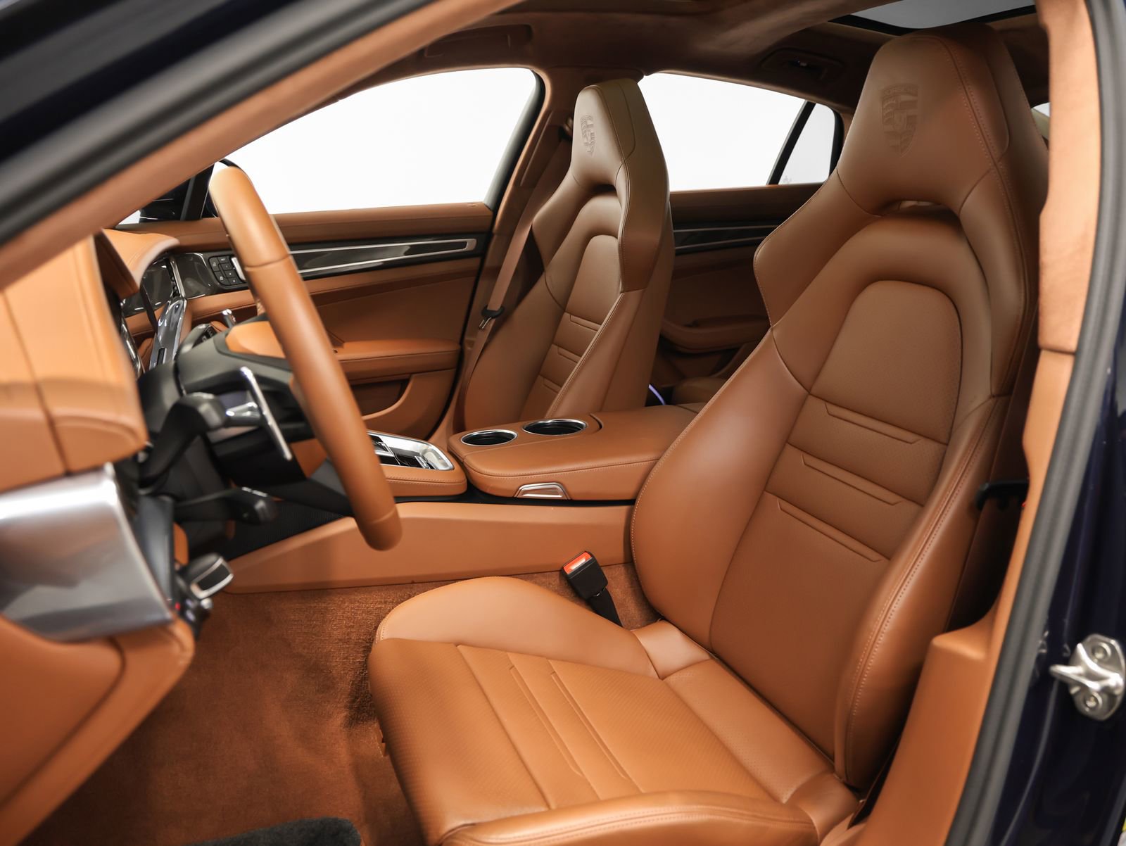 Used 2023 Porsche Panamera GTS image 5