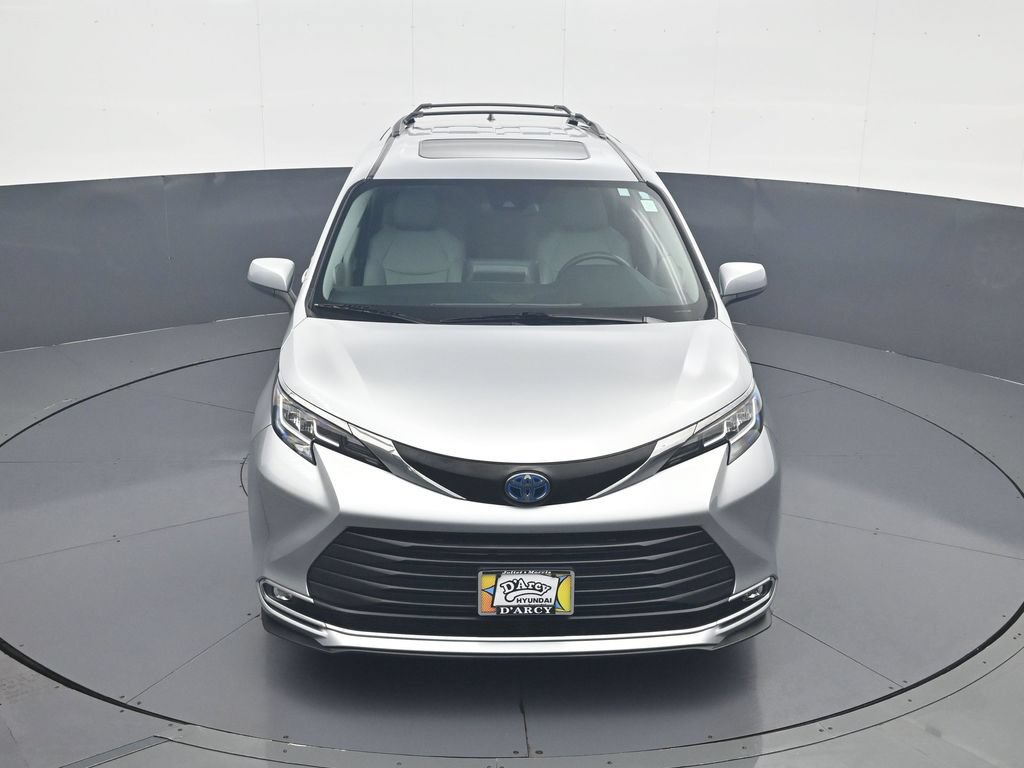Used 2022 Toyota Sienna XLE w/ XLE Plus Package AWD/4WD image 16