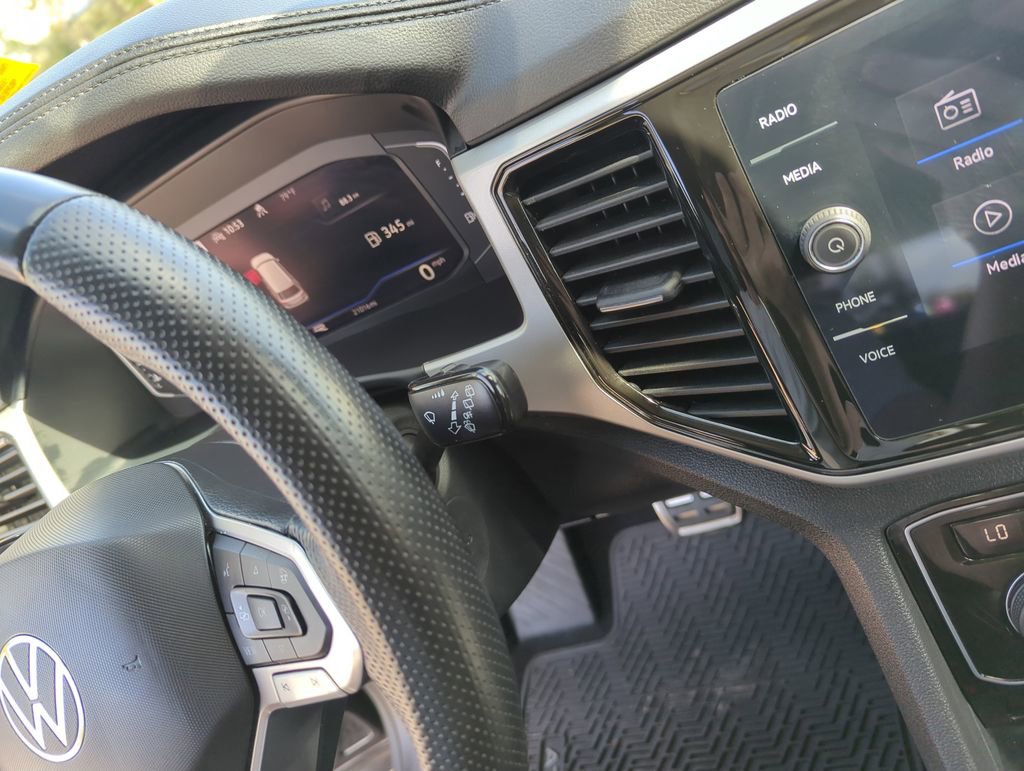 Used 2023 Volkswagen Atlas SEL Premium image 22