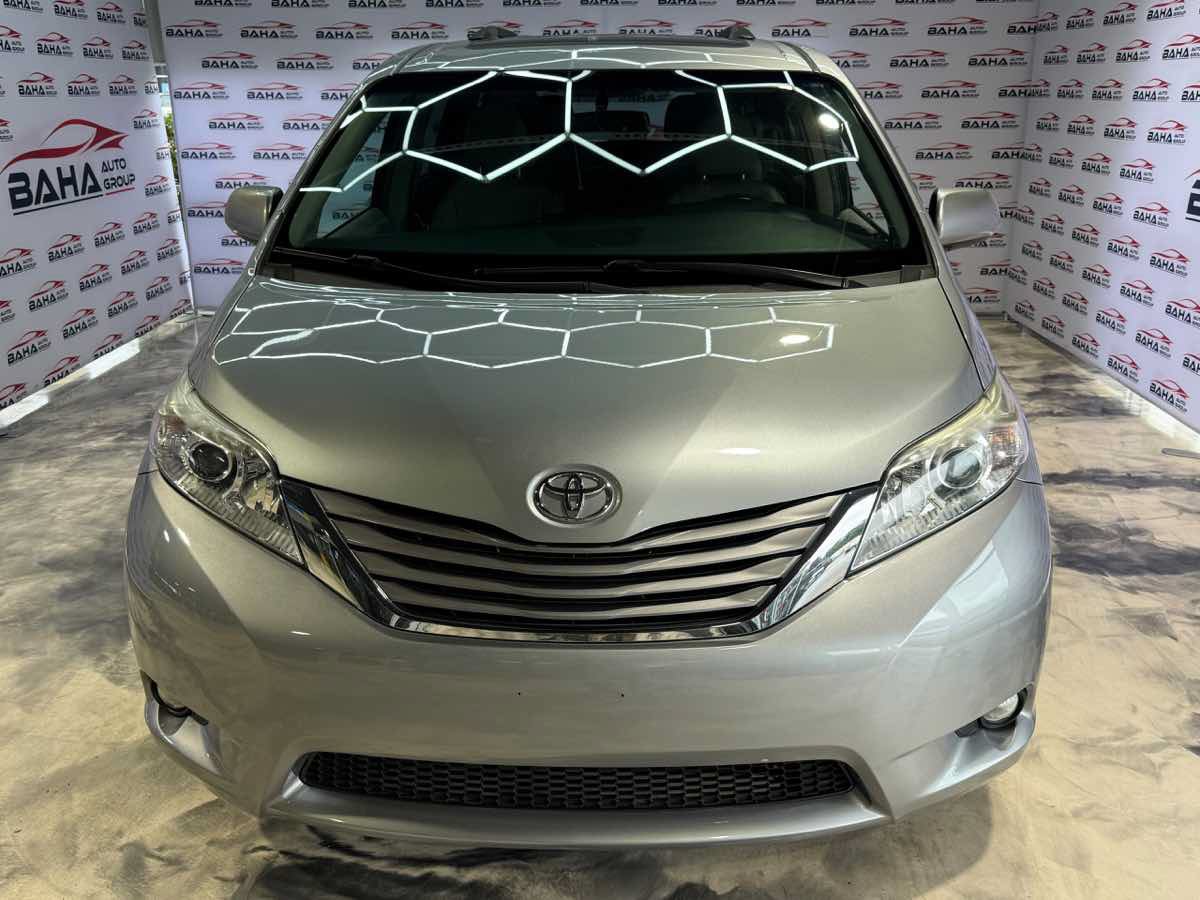 Used 2017 Toyota Sienna XLE w/ XLE Navigation Package AWD/4WD image 56