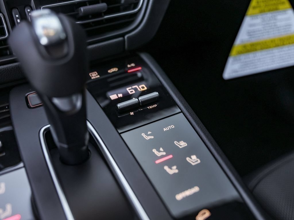 Certified 2026 Porsche Macan AWD/4WD image 26