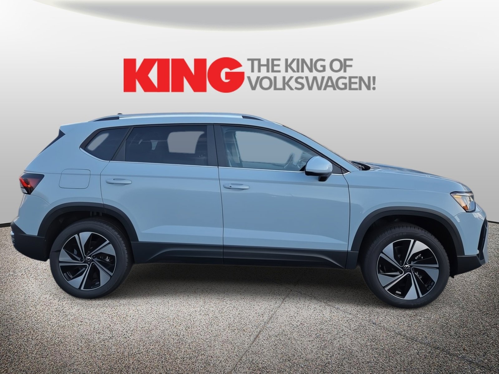 New 2026 Volkswagen Taos SE image 2