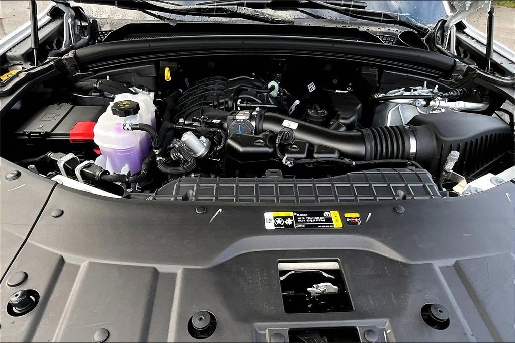 New 2025 Jeep Grand Cherokee Laredo w/ Luxury Tech Group I image 11