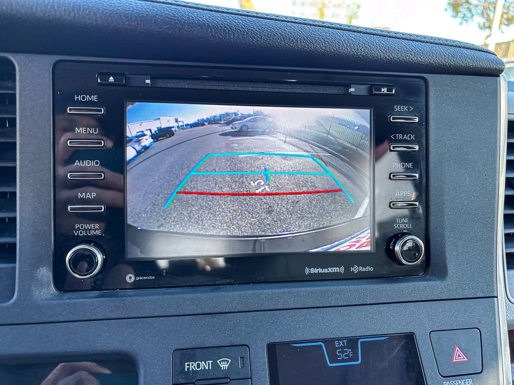 Used 2019 Toyota Sienna XLE image 22