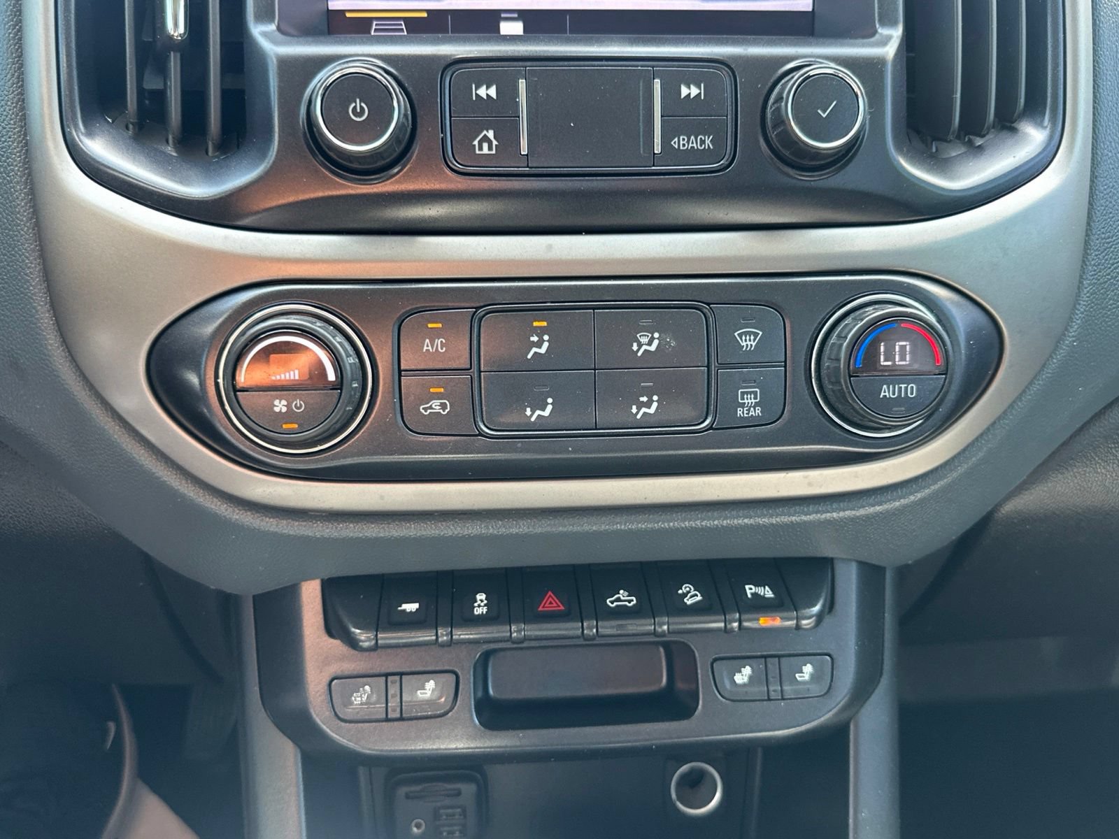 Used 2020 Chevrolet Colorado Z71 RWD image 12