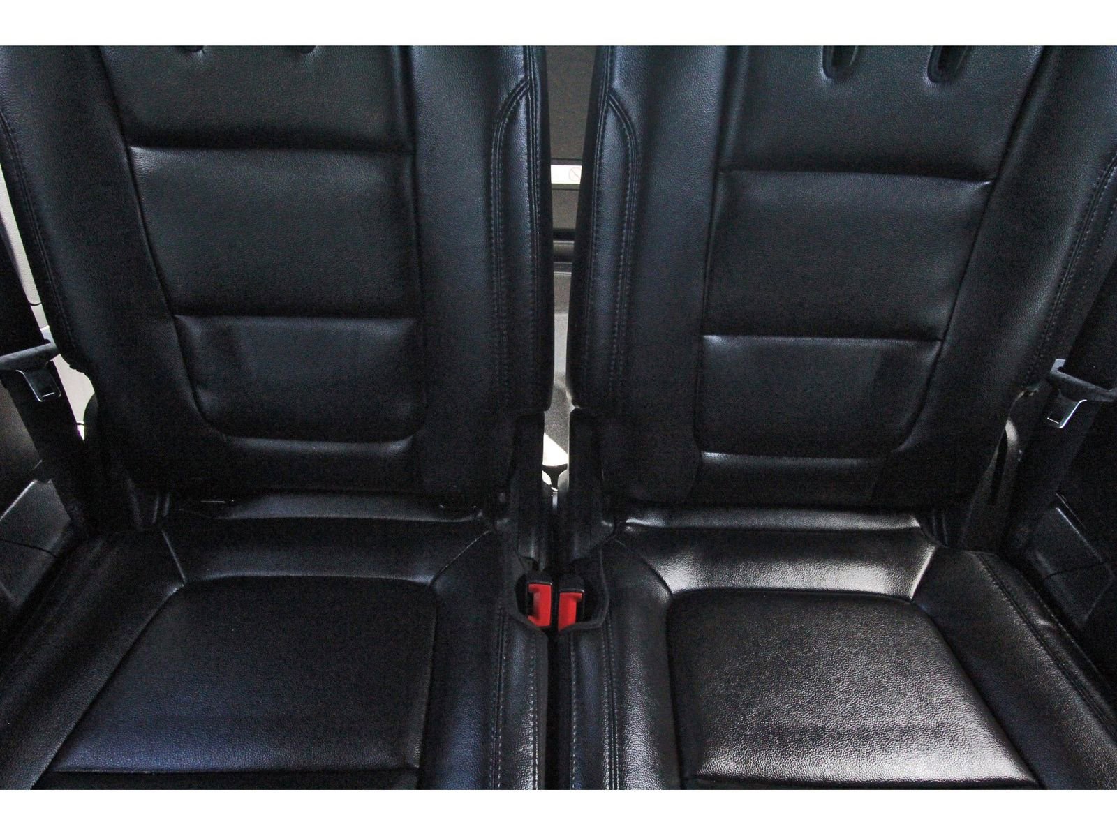 Used 2017 Ford Explorer XLT w/ Equipment Group 202A image 16