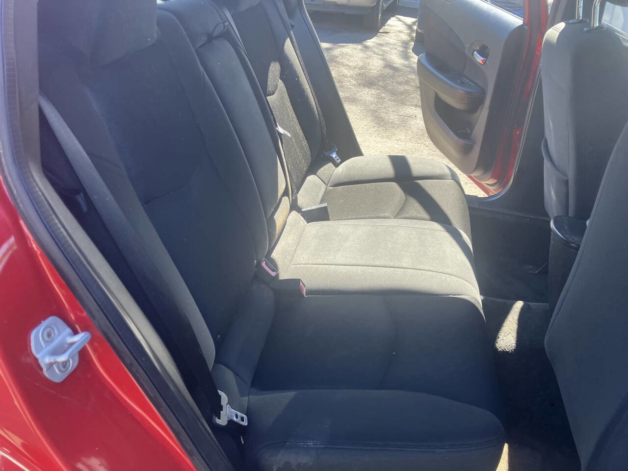 Used 2013 Dodge Avenger SE image 29