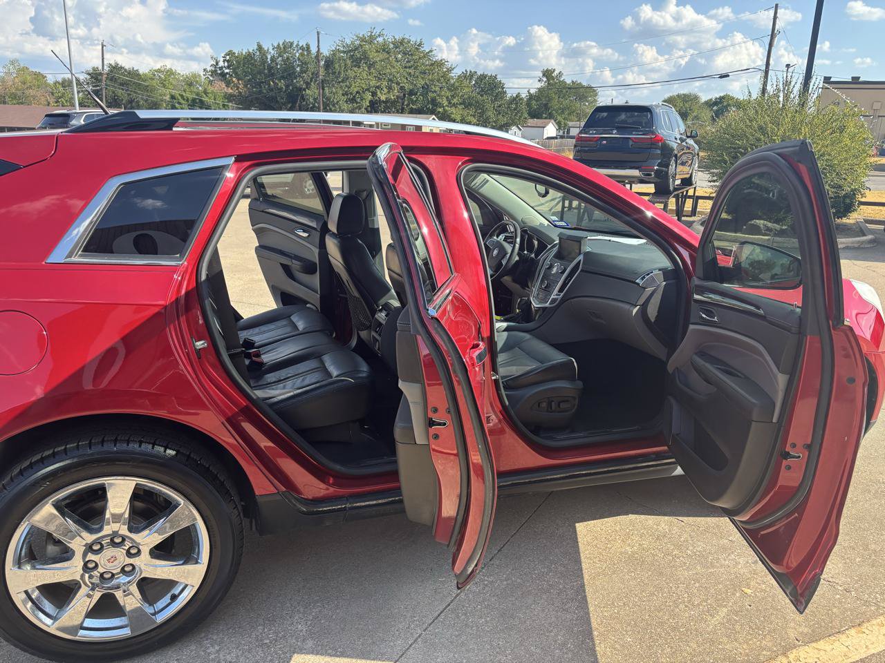 Used 2010 Cadillac SRX Premium FWD image 13