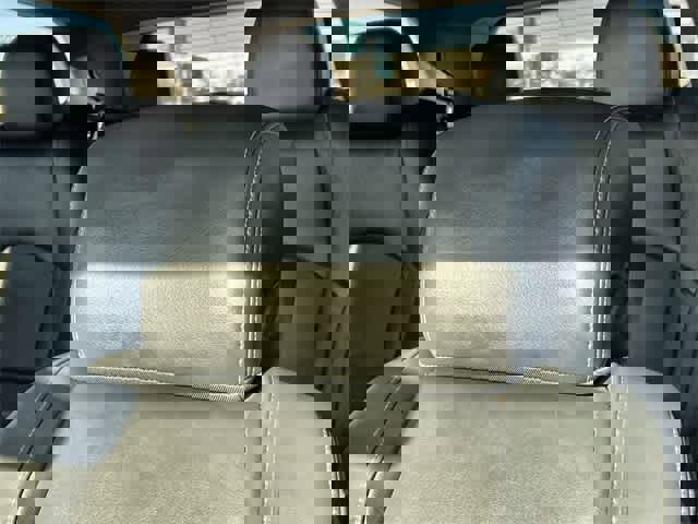 Used 2019 Buick Enclave Essence image 25