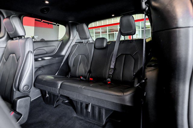 Used 2021 Chrysler Pacifica Touring-L w/ S Appearance Package image 19