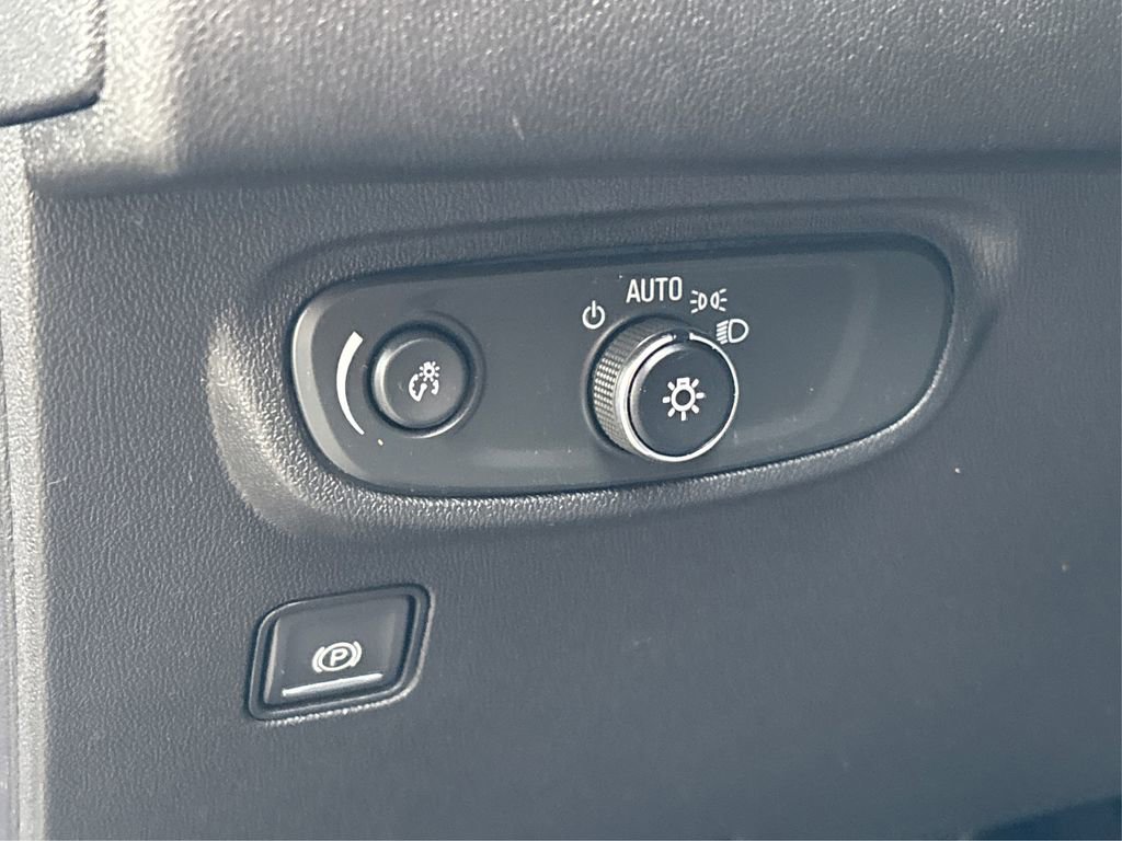 Used 2024 GMC Terrain SLE AWD/4WD image 34