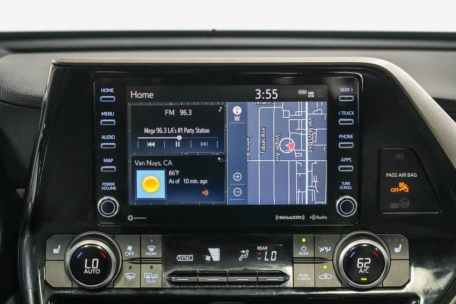 Used 2022 Toyota Highlander XLE AWD/4WD image 14