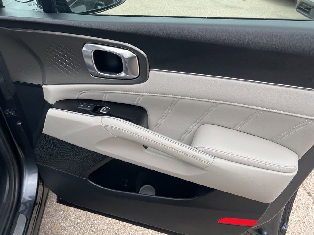 Used 2023 Kia Sorento SX image 23