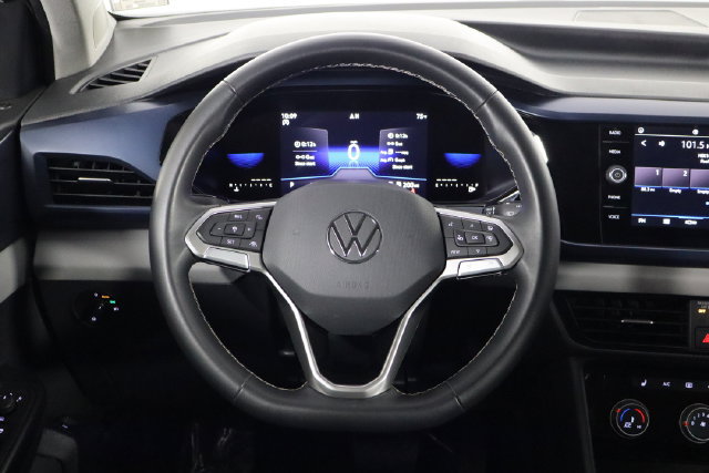 Used 2023 Volkswagen Taos SE FWD image 6