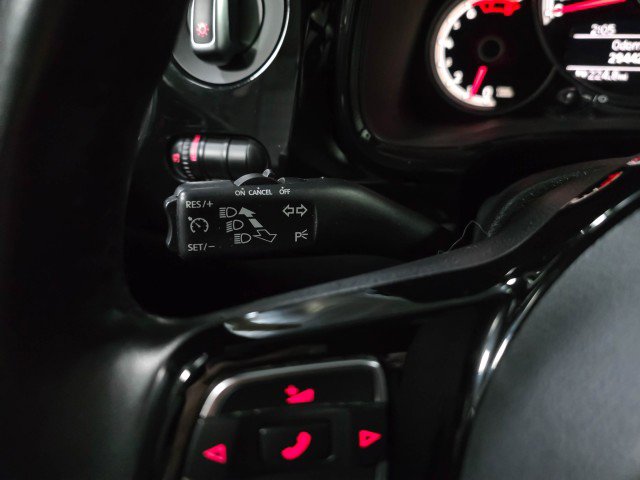 Used 2019 Volkswagen Beetle 2.0T S image 18